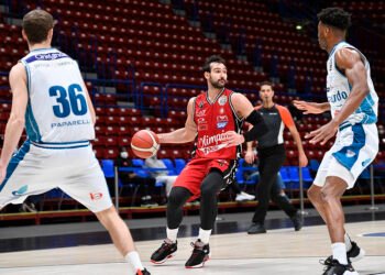Legabasket: Cantù e Bayehe ci provano ma l’Olimpia controlla, le pagelle