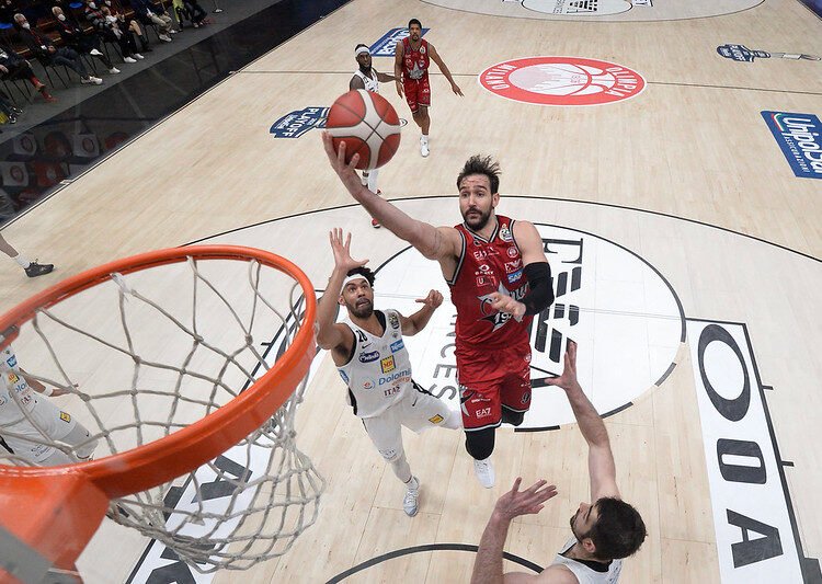 Legabasket: la fiammata del Chacho spegne una buona Trento, le pagelle