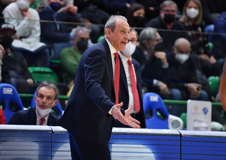 Legabasket: Cremona lotta ma Shields trascina l’Olimpia Milano