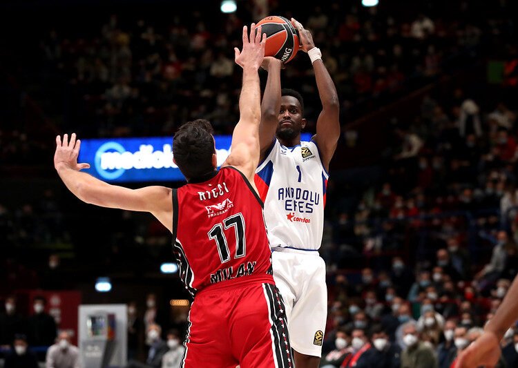 Eurolega: Olimpia Milano orribile e l’Efes passa al Forum, le pagelle