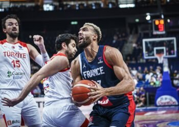 Gobert salva la Francia, la Turchia spreca e va ko al supplementare