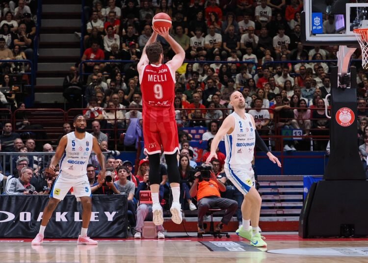 Olimpia Milano che fa sua gara 1 nonostante un super Della Valle, le pagelle