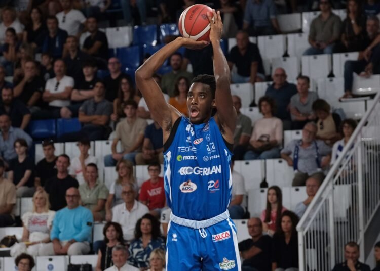 Brescia show, battuta Pistoia in gara 2 grazie ai super Della Valle e Massinburg, le pagelle