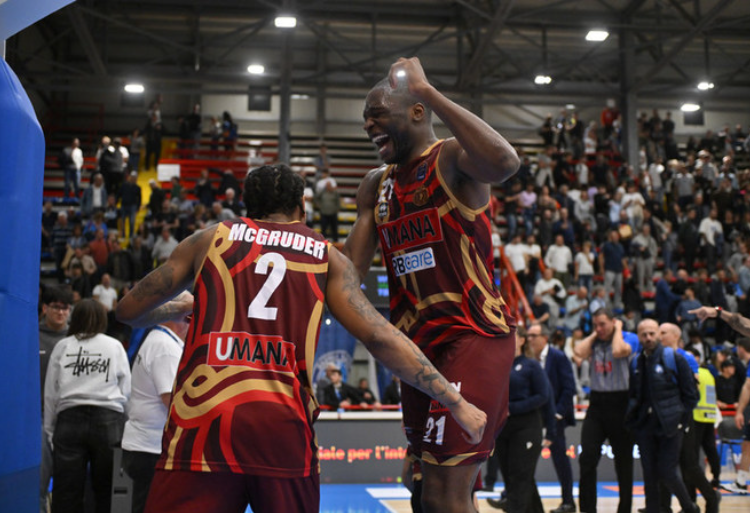 Mfiondu Kabengele