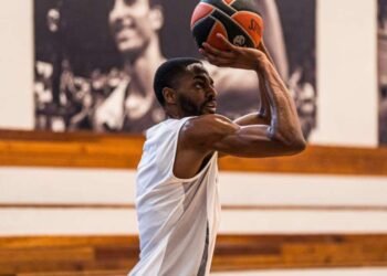 Justin Holiday