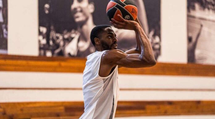 Justin Holiday