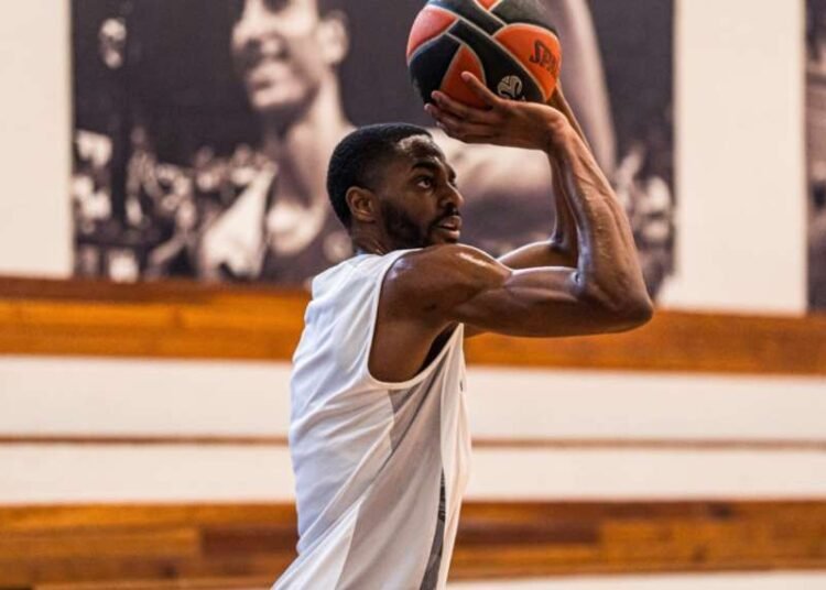 Justin Holiday