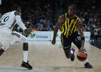 Nigel Hayes Davis (Fenerbahce)
