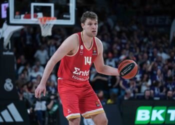 Sasha Vezenkov (Olympiacos)