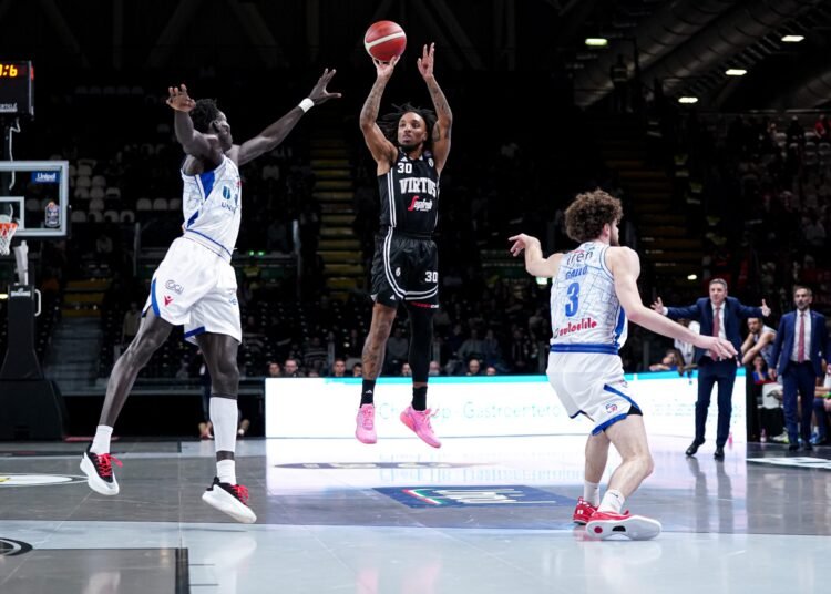 La Virtus ritrova la difesa e i due punti contro Reggio Emilia, le pagelle