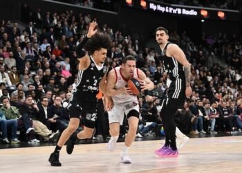 Parigi è un incubo per l’Olimpia, le pagelle