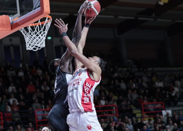 Tortona vince un bellissimo scontro contro Varese: le pagelle