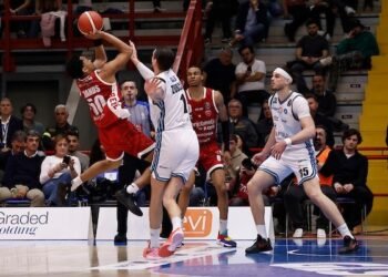 Varese splendida corsara, sbancata Napoli, le pagelle