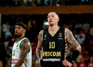 Daniel Theis saluta il Monaco dopo un anno e mezzo Daniel Theis