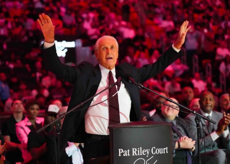 Pat Riley si difende su Jimmy Butler: “Non chiedo scusa, gli auguro buona fortuna”
