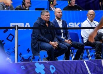 Raznatovic risponde a Bartzokas: “Si crede Re Luigi XIV”