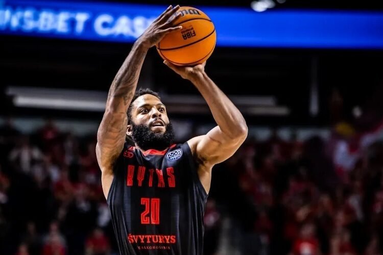 Reyer Venezia RJ Cole Leonardo Candi