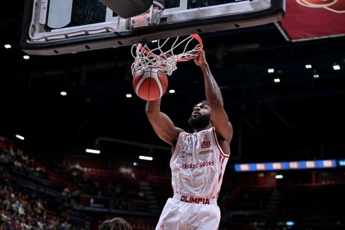 Josh Nebo (Olimpia Milano) Josh Nebo