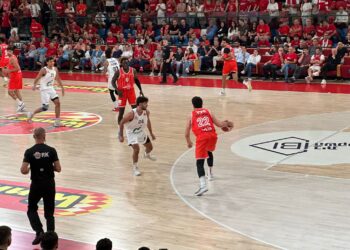 Micić debutto vincente con 18 punti, ma a Tel Aviv suonano le sirene