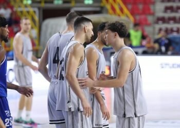 La Tezenis vince e convince, Vittoria di carattere contro Avellino, le pagelle