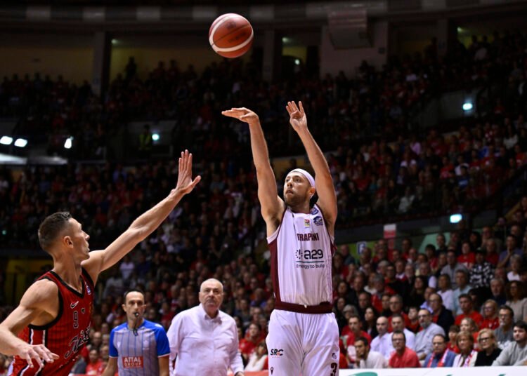 Trapani rischia nel finale, ma Allen salva la Shark che sbanca Trieste: le pagelle.