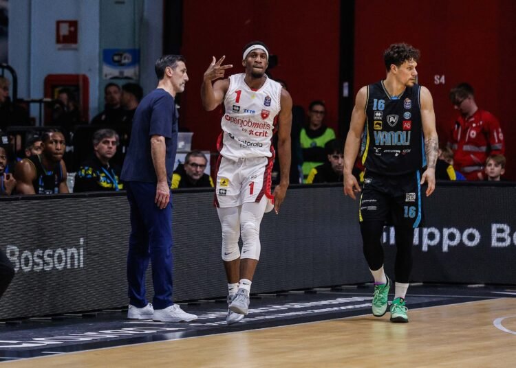 Stewart subito protagonista e Varese passa a Cremona, le pagelle