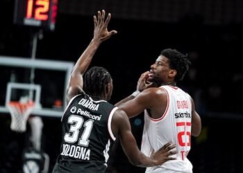 Virtus, primo ko interno, Oturu e Bryant trascinano l’Hapoel, le pagelle.