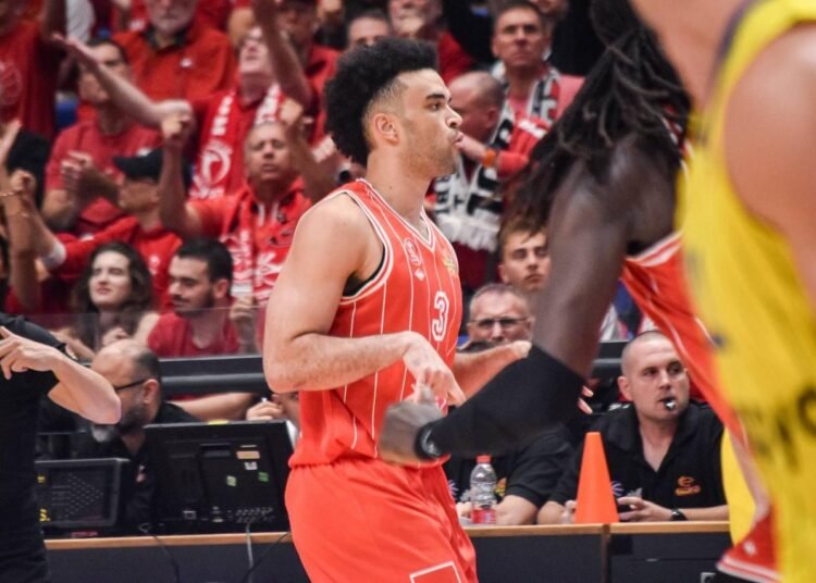Hapoel Tel Aviv rimonta con un 14-0 e conquista la decima vittoria