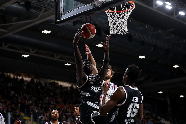 Momo Diouf Virtus Olidata Bologna - Nutribullet Treviso LBA Legabasket Serie A Unipol 2025/26 Bologna, 18/01/2026 Barcellona Diouf