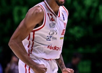 Un Brooks stellare manda Milano in finale, Brescia lotta ma deve arrendersi, le pagelle