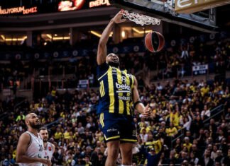 L’Olimpia prova la rimonta ma il Fener ha la meglio con un super Horton-Tucker, le pagelle horton tucker fener olimpia