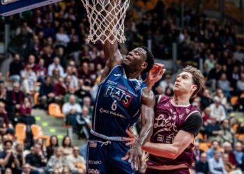 La Fortitudo crolla già nel primo tempo e capitola a Livorno: le pagelle