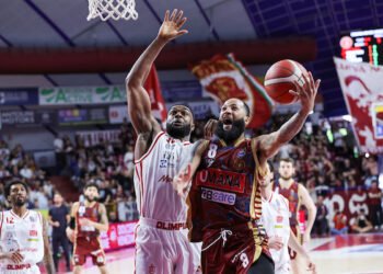 Olimpia Milano guida e vince al Taliercio 85-90, Reyer troppi alti e bassi. Le pagelle