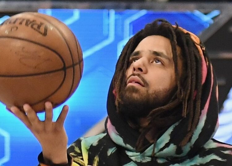 Il rapper J. Cole continuerà a giocare a basket in Cina