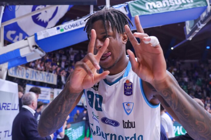 Leonardo Okeke (Pallacanestro Cantù) Leonardo Okeke