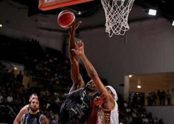 Tortona rialza la testa: battuta Venezia 82-71, Gara 3 è bianconera; le pagelle