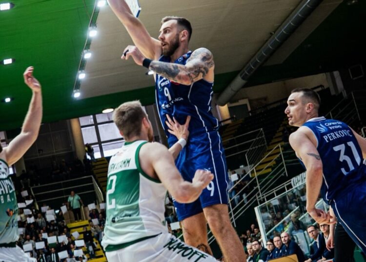 La Fortitudo si fa rimontare da Avellino e spreca il primo match point: le pagelle di gara 3