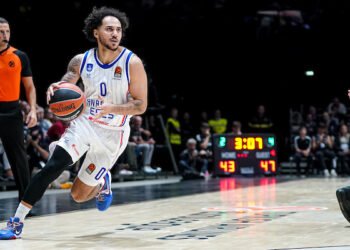 Larkin al Fenerbahçe: lascia oltre 2 milioni all’Efes per il Fenerbahce