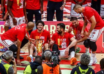 L’Olimpia chiude il roster: 15 uomini per 68 partite