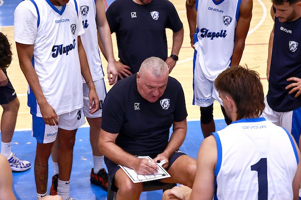 Napoli ribalta lo Strasburgo nel terzo quarto e chiude al meglio la pre season