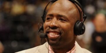 Kenny Smith difende la NBA sul caso Clippers: “Devono subire le conseguenze”