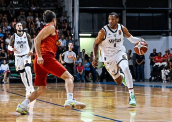 La Virtus demolisce Pesaro ma dilaga solo nel secondo tempo