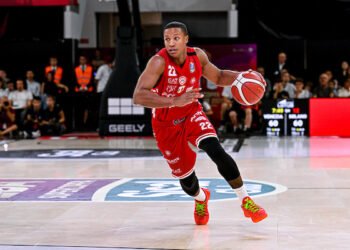 Devon Hall tra l’addio al Fenerbahce e il nuovo ruolo a Milano: “Sono pronto. Mi mancherà giocare con Nik Melli”