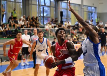 Varese continua a convincere. Napoli ko al Trofeo Basilicata senza Della Valle