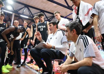 Virtus: bagno di folla alla presentazione. Mumbrù suona la carica