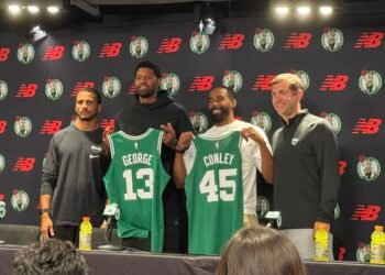 NBA, i 10 giocatori più strapagati: Paul George costa 38 milioni in più