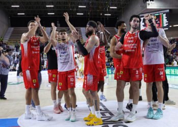 Haleoween al PalaMagis. Varese doma il gigante Tobey e fa due in fila, le pagelle