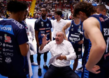 Napoli all’esame Tofas Bursa, Repesa: “Dimostriamo la forza del gruppo e rialziamoci”