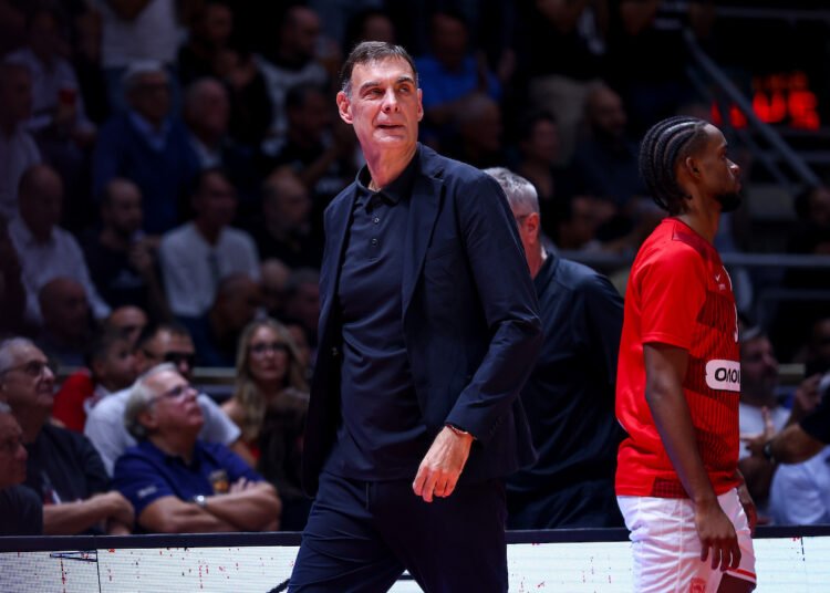 Olympiacos, Bartzokas: “Siamo sul mercato, infortuni e lacune lo impongono”