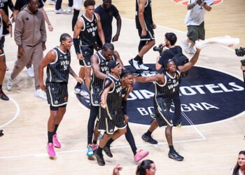 Meraviglia Virtus: magia di Carr e l’Olympiacos va KO